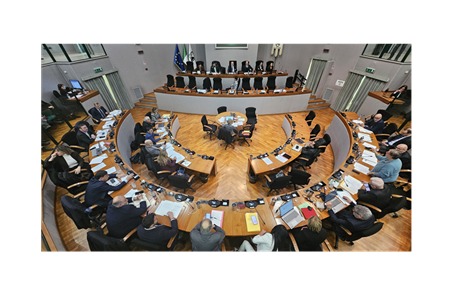 immagine articolo:CONSIGLIO APPROVA RIFORMA STATUTARIA SU NUMERO ASSESSORI